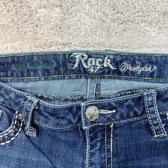 Wrangler Rock 47 Bootcut Low Rise Jeans Womens 30x32 Blue Whiskers Bling Cowgirl - Picture 3 of 11